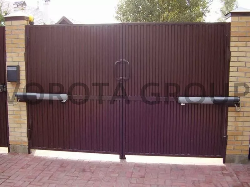 Автоматические распашные ворота Doorhan коричневые 4200x2150